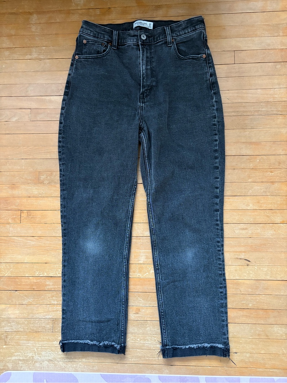 Abercrombie & Fitch women’s size 29 curve love washed black ankle Straight Jeans
